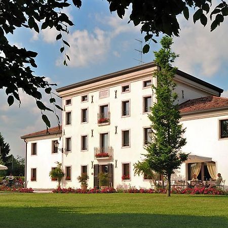 Hotel Villa Dei Carpini Одерцо Экстерьер фото
