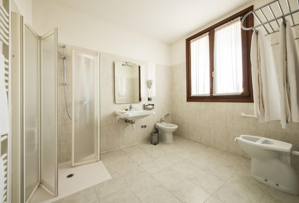 Hotel Villa Dei Carpini Одерцо Экстерьер фото